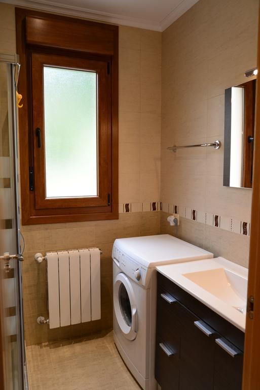 Apartamentos El Rincon De Limes Cangas De Narcea Rum bild