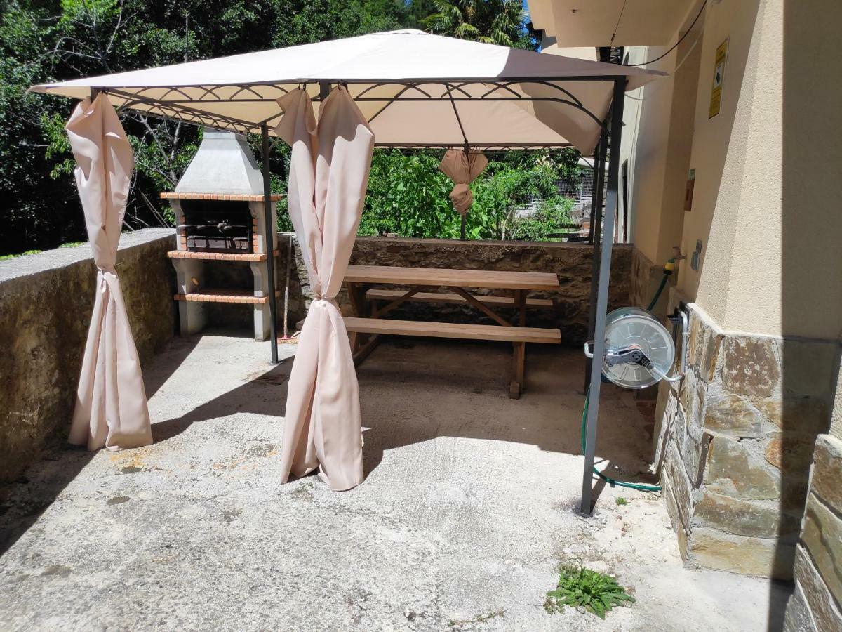 Apartamentos El Rincon De Limes Cangas De Narcea Exteriör bild